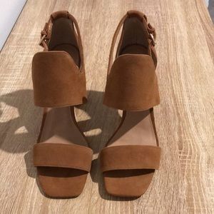 Banana Republic blyss sandals. NWOT. Womens size 10.